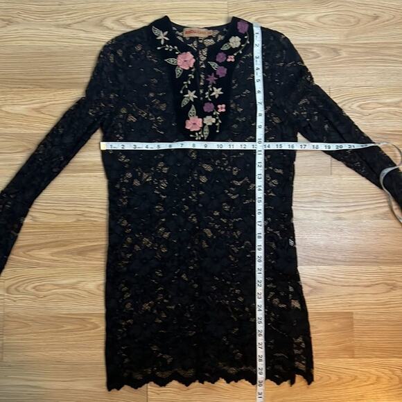 Bisou Bisou lace embroidered dress size medium - Picture 11 of 11